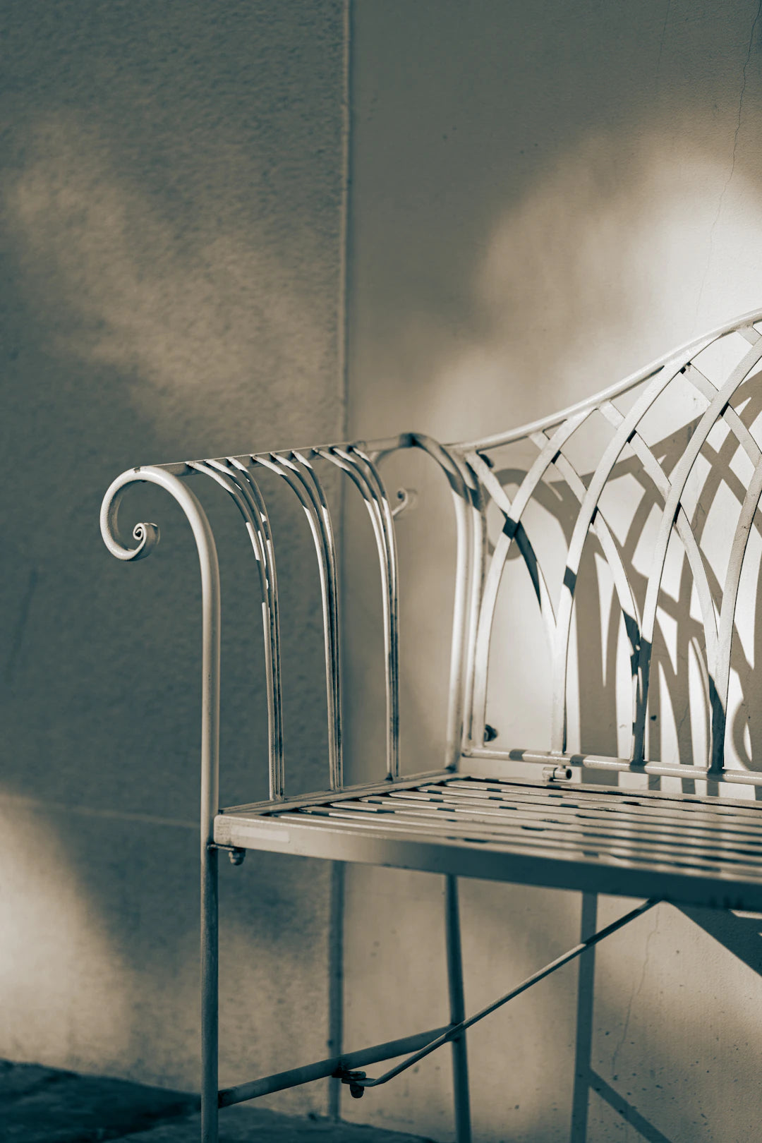 A Importância dos Produtos de Metal na Decoração de Jardins