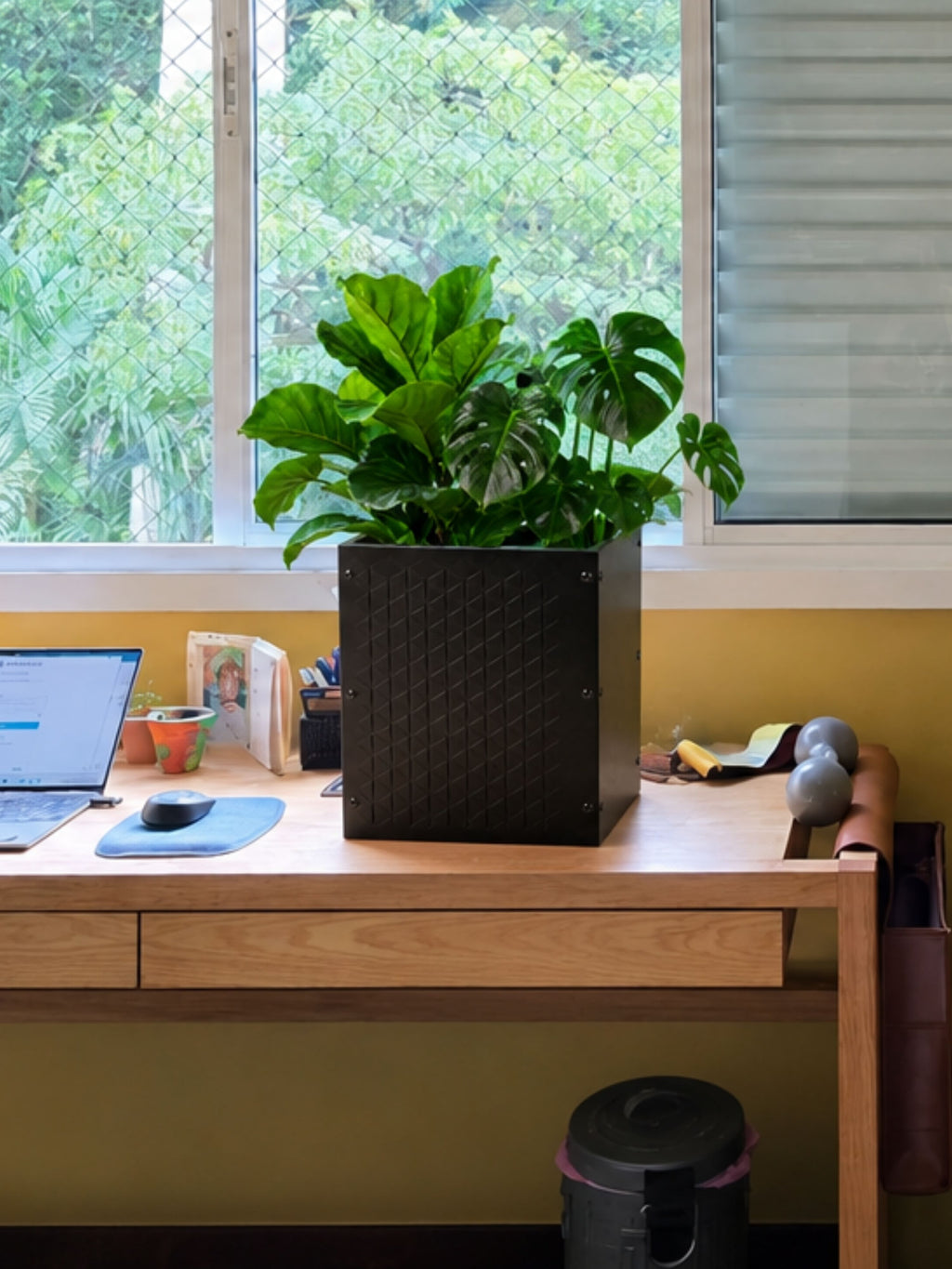 Vaso Metálico Texturizado para Plantas 30x40cm Preto