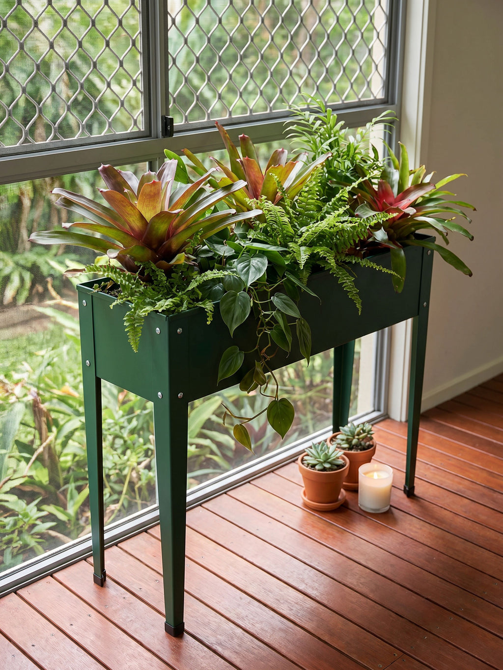 Floreira Metálica Tipo Calha com Pés 100x27cm Verde