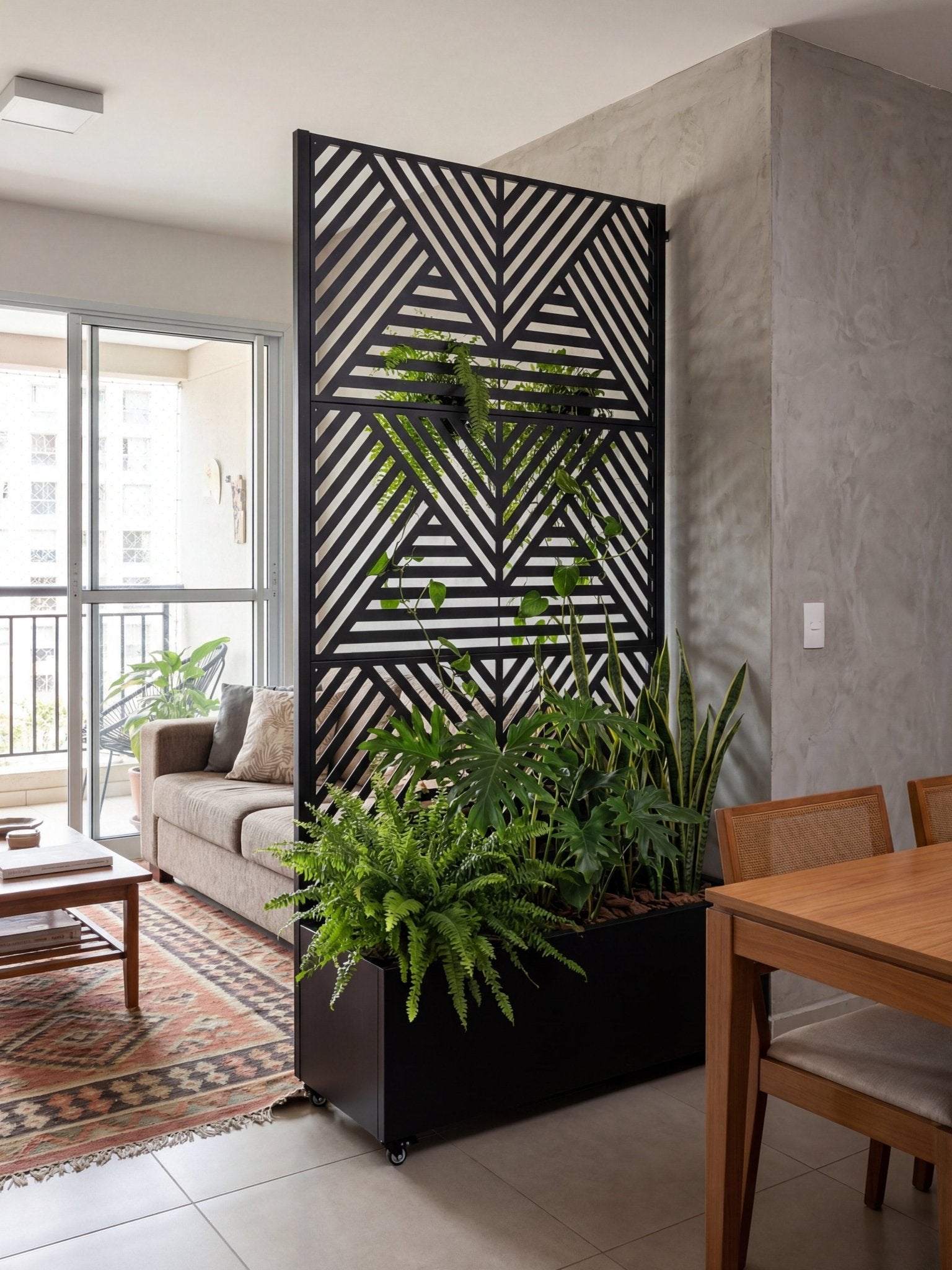 Floreira com Treliça Decorativa Metálica 1,80x40cm Preta - Montar & Plantar