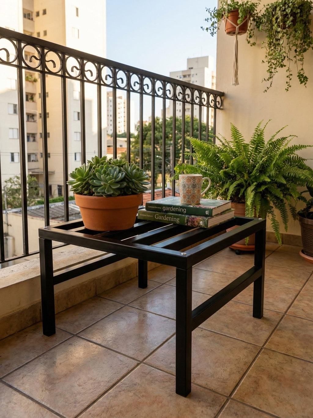 Mesinha de Centro Decorativa Metálica Baixa 45cm Preta - Montar & Plantar