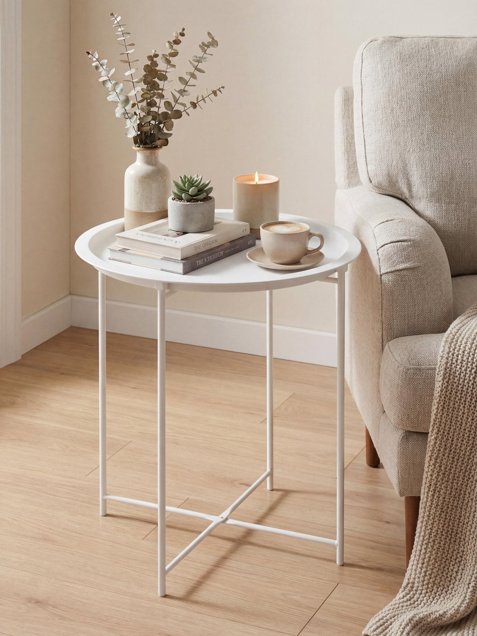 Mesinha Decorativa em Metal com Bandeja 47cm Branca - Montar & Plantar