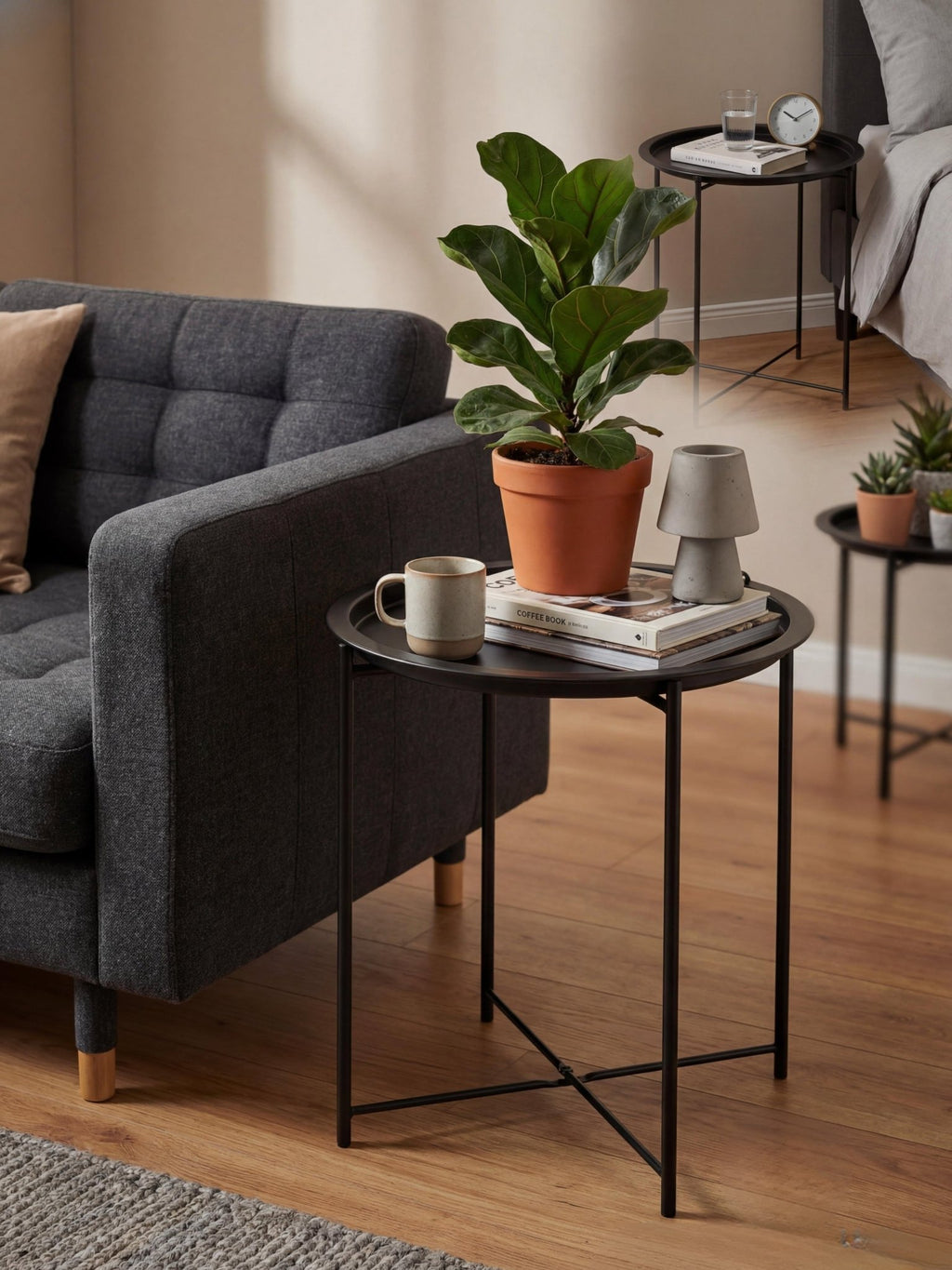 Mesinha Decorativa em Metal com Bandeja 47cm Branca - Montar & Plantar