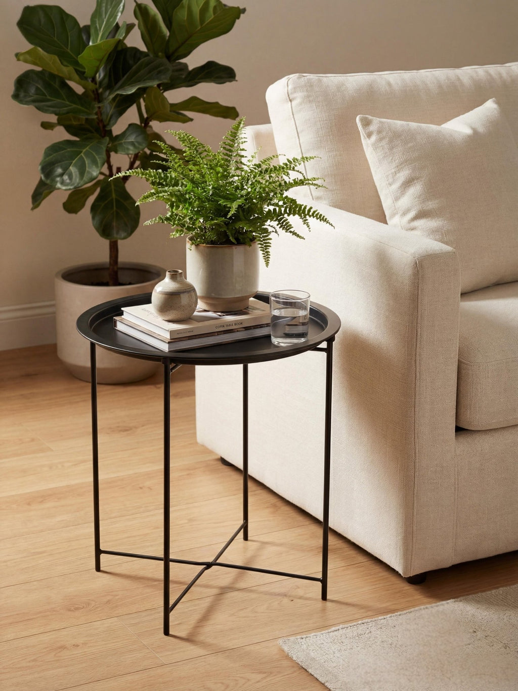 Mesinha Decorativa em Metal com Bandeja 47cm Preto - Montar & Plantar