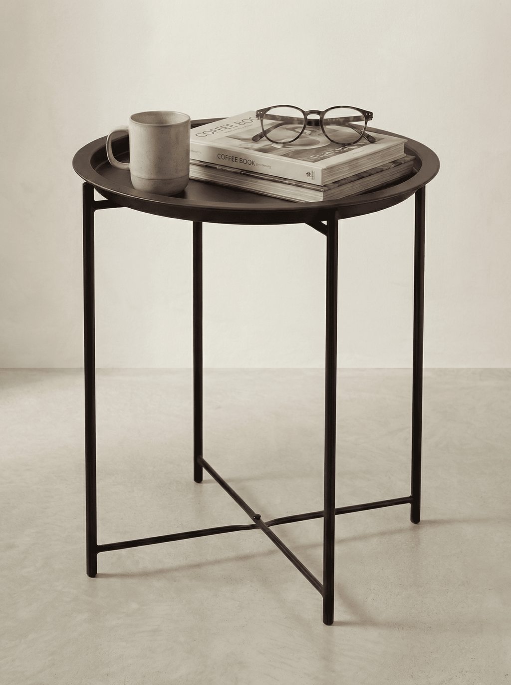 Mesinha Decorativa em Metal com Bandeja 47cm Preto - Montar & Plantar